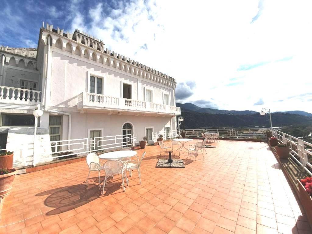 Appartamento Nel Fabbricato Denominato Il Castello برايا إيه ماري المظهر الخارجي الصورة