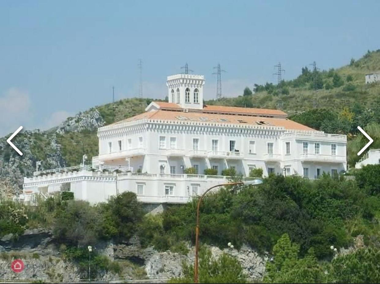 Appartamento Nel Fabbricato Denominato Il Castello برايا إيه ماري المظهر الخارجي الصورة